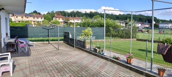 Villetta Bifamiliare in Vendita a Valmorea – Ampi Spazi e Giardino Privato 8