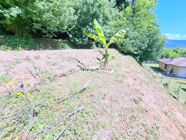 Casa Indipendente con Giardino e Garage a Bizzarone 4