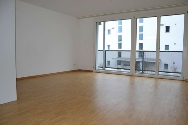Zentrale und grosszügige Wohnung, ideal für Pendler 3