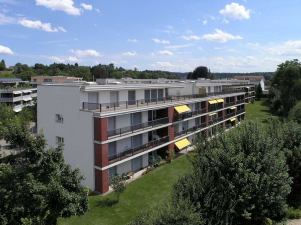 Zentrale und grosszügige Wohnung, ideal für Pendler 2