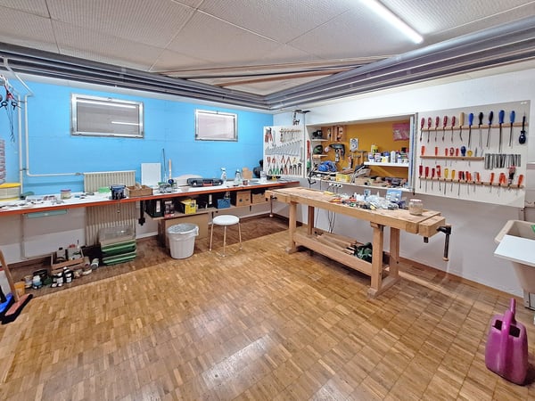 Charmantes 5.5-Zimmer-Einfamilienhaus mit Pool in Obfelden 3