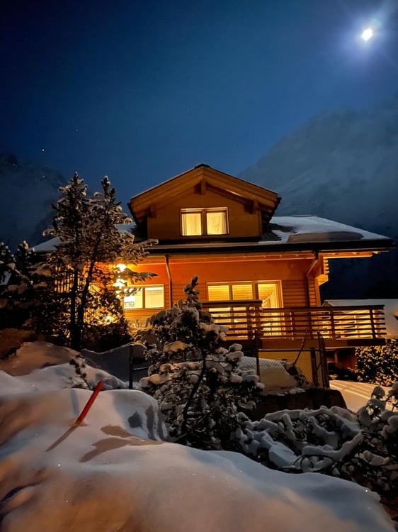 Exklusives Chalet in Grindelwald mit Sicht auf die Eigernordwand 11