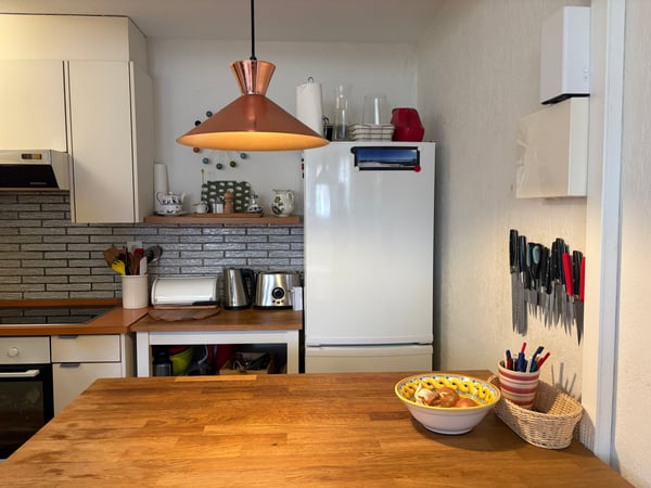 Befristet: 3.5-Zimmer-Wohnung mit Terrasse und schöner Aussicht an bester Lage in Zürich 4
