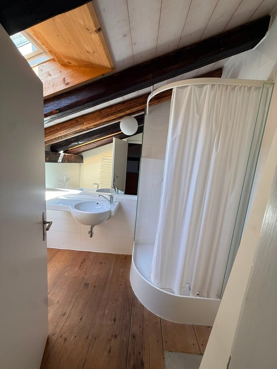 Charmantes 5.5-Zimmer-Flarzhaus in Bäretswil 8