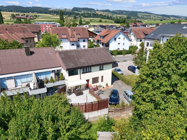 Doppeleinfamilienhaus mit 2 Wohnungen in Auw kaufen 13
