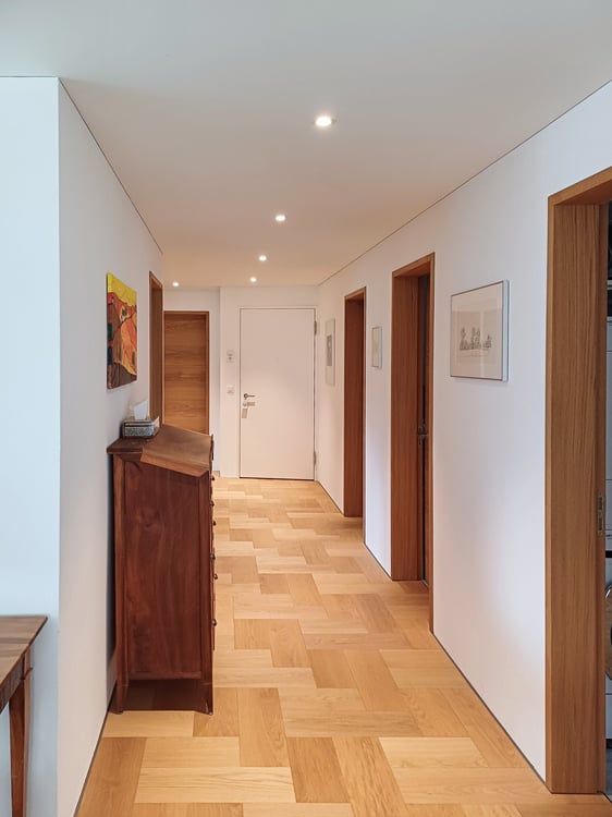 Moderne 4.5-Zimmer-Wohnung mit Bergblick in Rodels 5