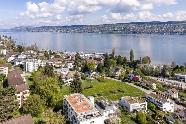 Exklusives Wohnen mit traumhafter Seesicht am Zürichsee - 2025/26 komplett exklusiv renoviert 2