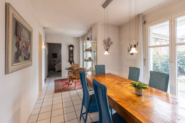 Grosszügige 3.5-Zimmer-Gartenwohnung an ruhiger Lage in Jonen 5