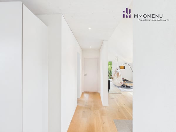 Moderne 2.5-Zimmer-Attikawohnung mit Weitsicht in Oberweningen 5
