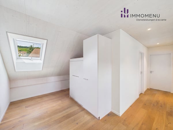 Moderne 2.5-Zimmer-Attikawohnung mit Weitsicht in Oberweningen 4