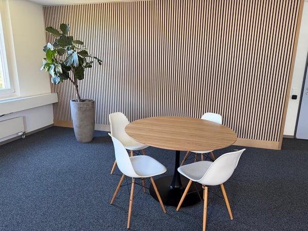 Arbeitsplatz in modernem Büro zu vermieten 1
