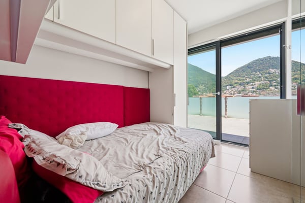 Penthouse mit großzügiger Terrasse, nur wenige Schritte vom Zentrum von Lugano entfernt. 12
