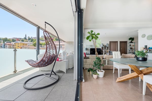 Penthouse mit großzügiger Terrasse, nur wenige Schritte vom Zentrum von Lugano entfernt. 7
