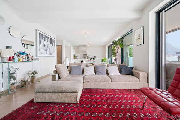 Penthouse mit großzügiger Terrasse, nur wenige Schritte vom Zentrum von Lugano entfernt. 4