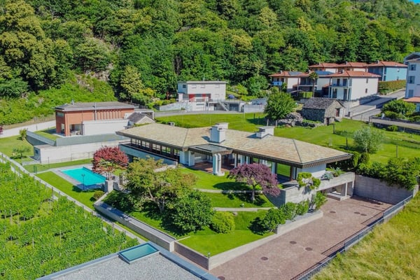 Exklusive Villa mit Pool an privilegierter Lage 1