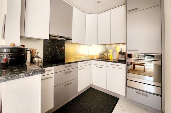 2.5-Zimmer-Wohnung mit privatem Innenhof in zentraler Lage von Muralto 4