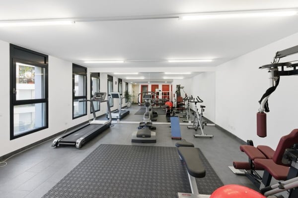 Zentrale Lage, als Ferienhaus geeignet, mit großer Terrasse und Seeblick 6