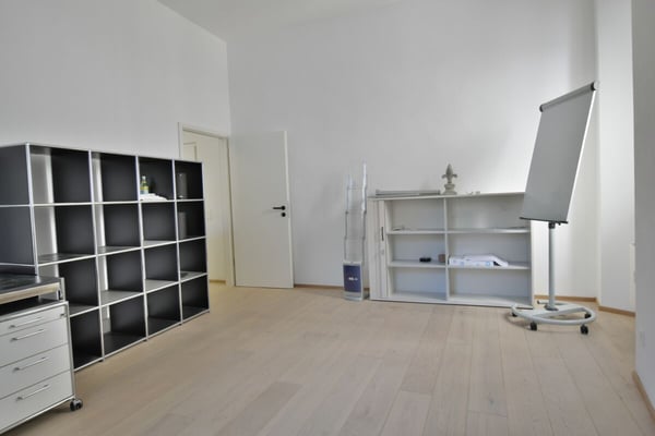 Geräumiges Büro zu vermieten 5