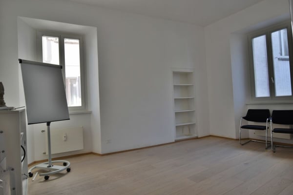 Geräumiges Büro zu vermieten 4