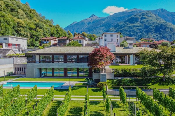 Exklusive Villa mit Pool an privilegierter Lage 3