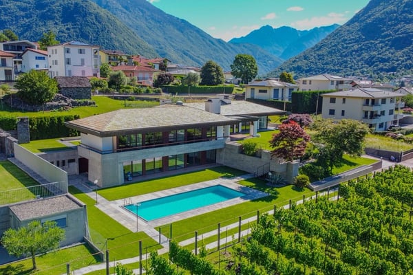 Exklusive Villa mit Pool an privilegierter Lage 15