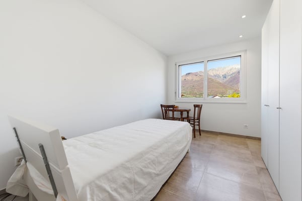 Wunderschönes Zweifamilienhaus mit Panoramablick und Garten 12