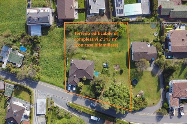 Grosses Bauland mit Zweifamilienhaus 4