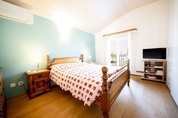 Exklusive Villa mit grossem Garten 12