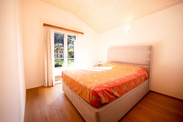 Exklusive Villa mit grossem Garten 10