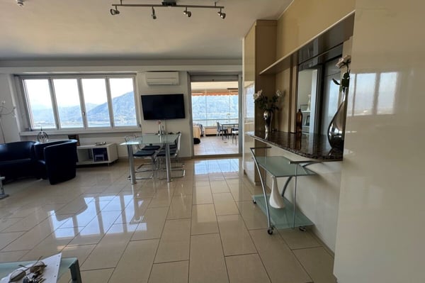 Appartamento ammobiliato 2.5 locali con splendida vista lago 3