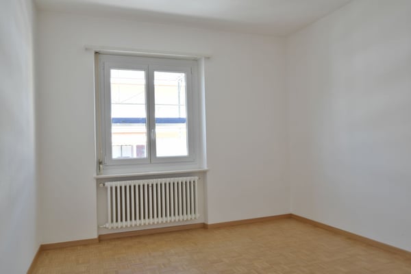 Zu vermieten teilweise renovierte 3,5-Zimmer-Wohnung 5