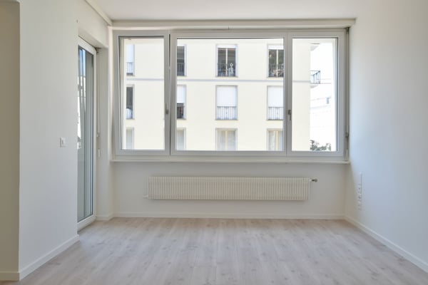 Helle renovierte 2,5-Zimmer-Wohnung zu vermieten 2