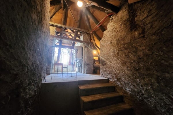 Historisches Mehrfamilienhaus mit Rustico im Herzen von Avegno 11
