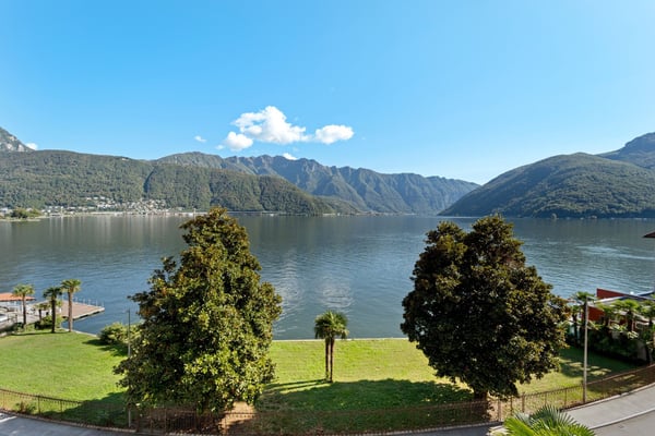 Eines der exklusivsten Attika Wohnung mit Rooftop am Luganersee, Zweitwohnsitz