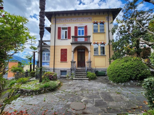 Historisches Mehrfamilienhaus mit Grundstück an top Lage 2