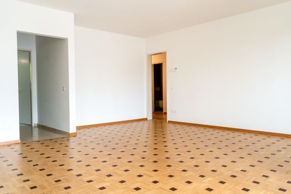 Elegante renovierte 3,5-Zimmer-Wohnung mit Terrasse und Garten. 4
