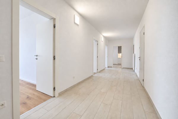 Wunderschöne, komplett renovierte 2.5-Zimmer-Wohnung 8