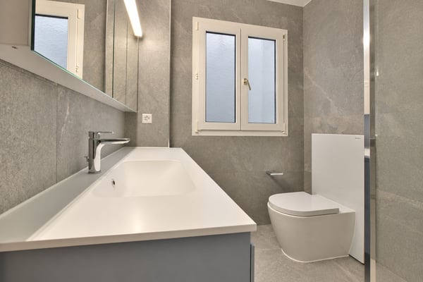 Wunderschöne, komplett renovierte 2.5-Zimmer-Wohnung 11