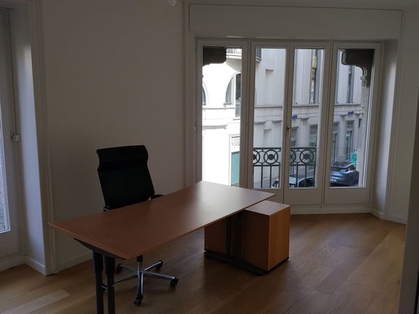 Lugano centro, affittasi comodo ufficio in posizione strategica 6
