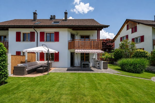 Wohnen mit Aussicht und Gartenidylle 1