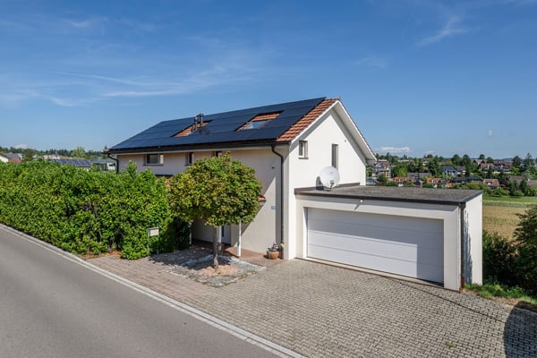Traumvilla mit Naturpool und Weitsicht 1
