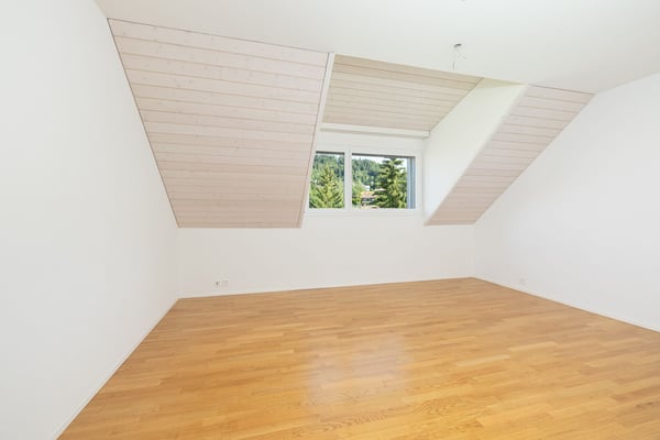 Lichtdurchflutete 4.5 Zimmer-Maisonettewohnung mit Galerie und viel Raum 8