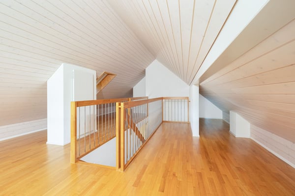 Lichtdurchflutete 4.5 Zimmer-Maisonettewohnung mit Galerie und viel Raum 9