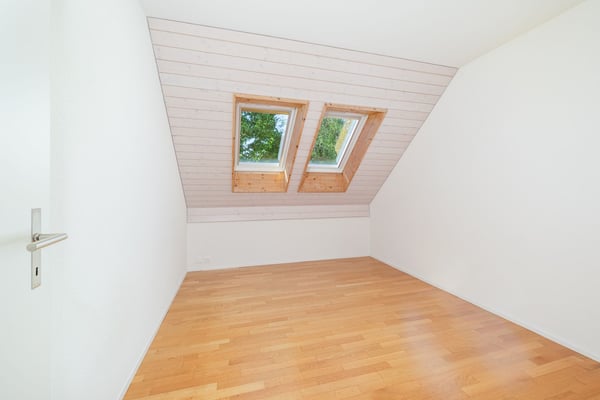 Lichtdurchflutete 4.5 Zimmer-Maisonettewohnung mit Galerie und viel Raum 7