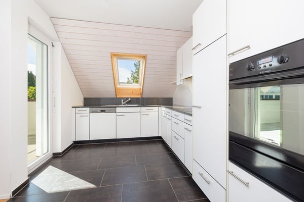 Lichtdurchflutete 4.5 Zimmer-Maisonettewohnung mit Galerie und viel Raum 3