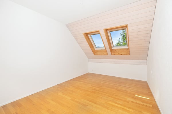 Lichtdurchflutete 4.5 Zimmer-Maisonettewohnung mit Galerie und viel Raum 6