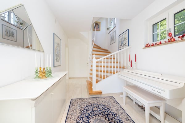 Attraktives Doppeleinfamilienhaus mit ausgebautem Dachgeschoss an Toplage 7
