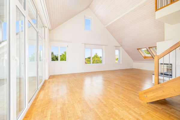 3.5-Zimmer-Dachmaisonette mit Galerie und viel Wohnkomfort 3