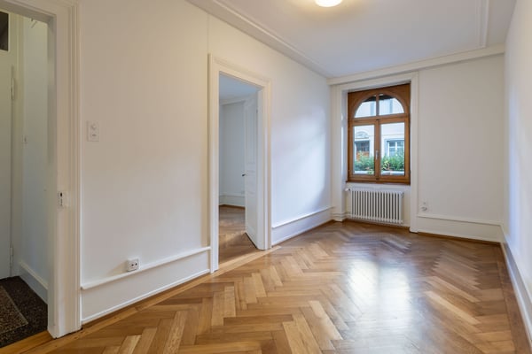 Stilvolle 1-Zimmer-Altbauwohnung mit Gartenzugang 1