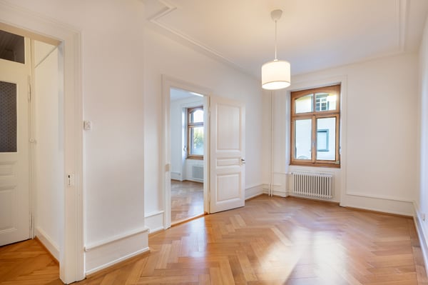 Stilvolle 1-Zimmer-Altbauwohnung im 1. OG mit Rheinblick 1